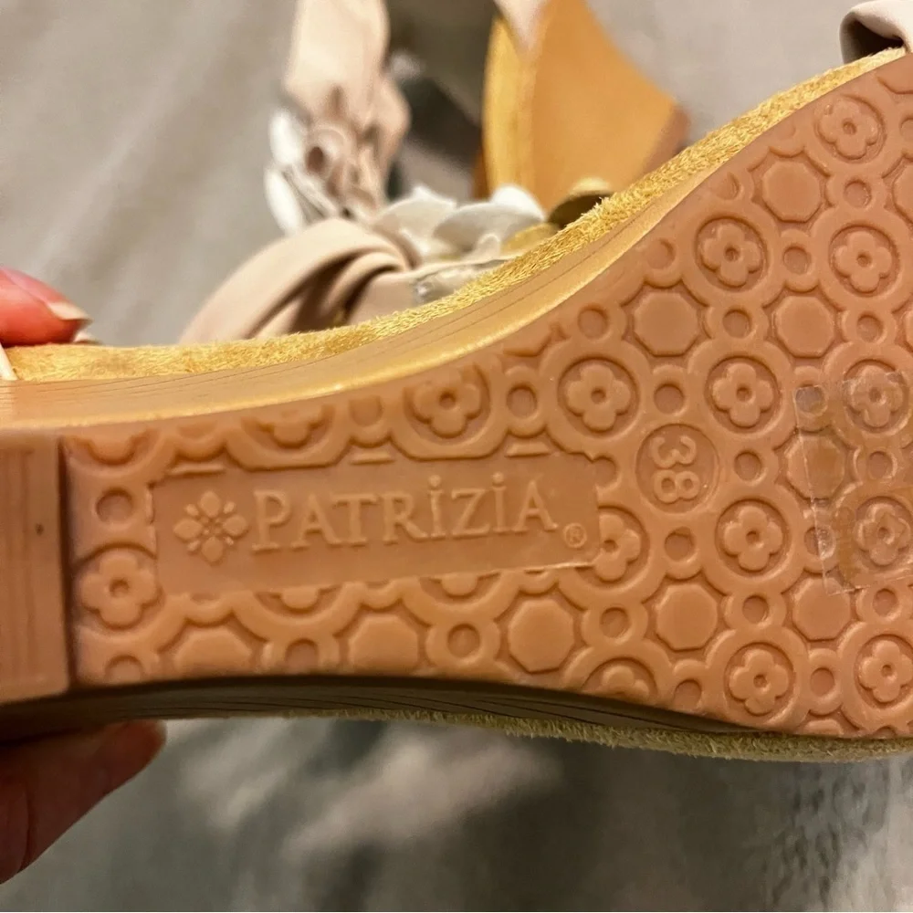Patrizia Harlequin T-strap Wedge Sandals Size 7.5 Rosettes back zip Girly
